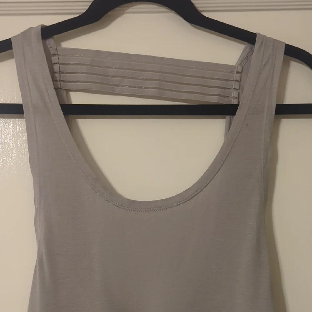 ALO Yoga Light Gray Scoop Tank with Strappy Low Back